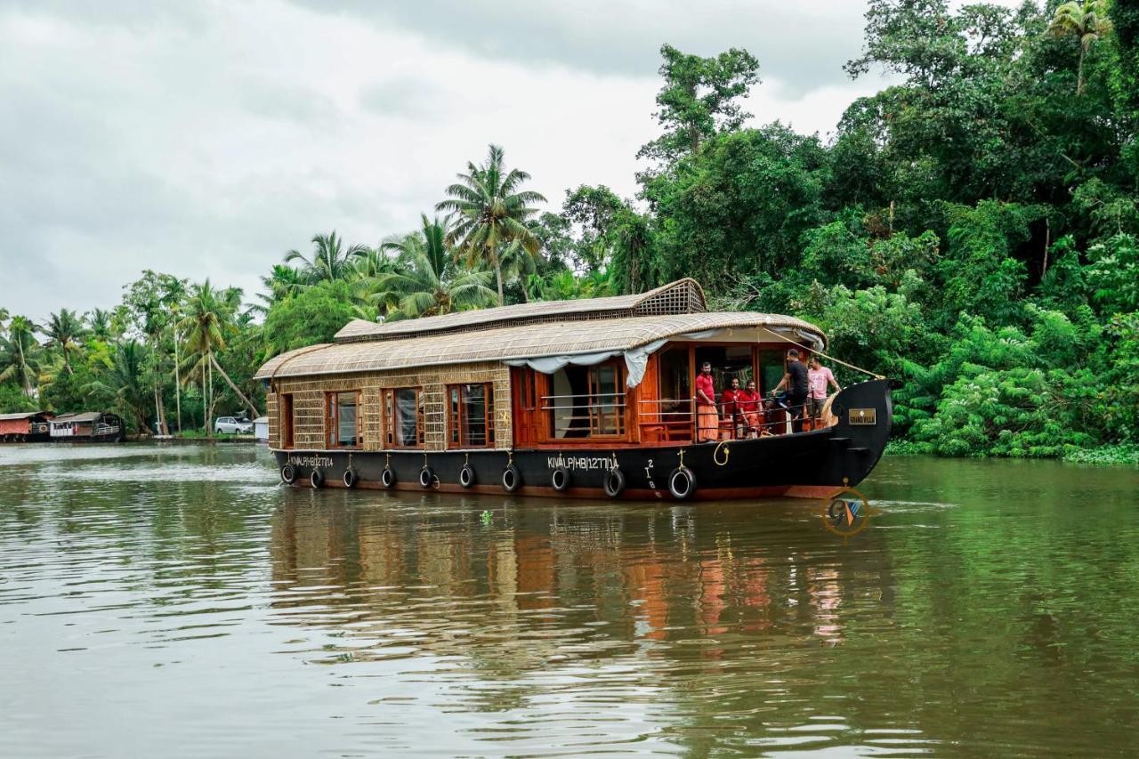 Grand Villa Houseboat Kumarakom Exteriör bild