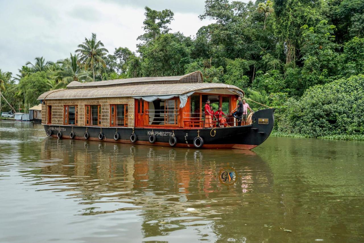 Grand Villa Houseboat Kumarakom Exteriör bild