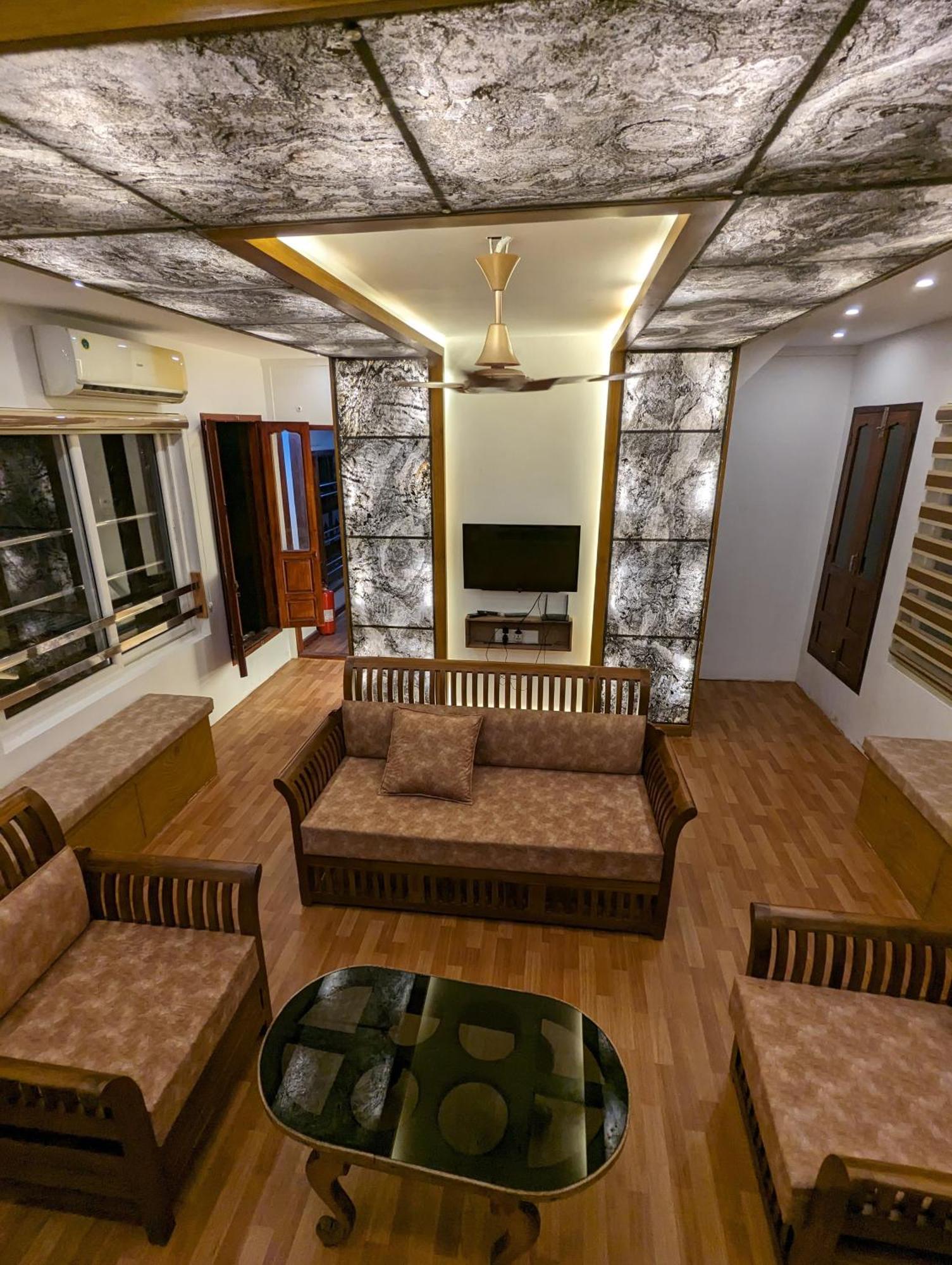 Grand Villa Houseboat Kumarakom Exteriör bild